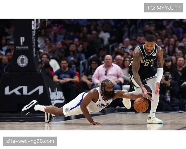 魔术快船关键篮板争夺 内线对抗决定比赛走向